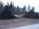 Winter composting test heaps on a construction day